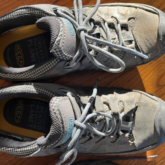 Keen Boots, barely used - Picture 2 of 3